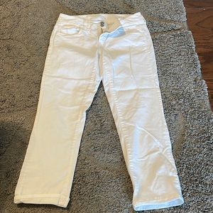 White denim crop jeans